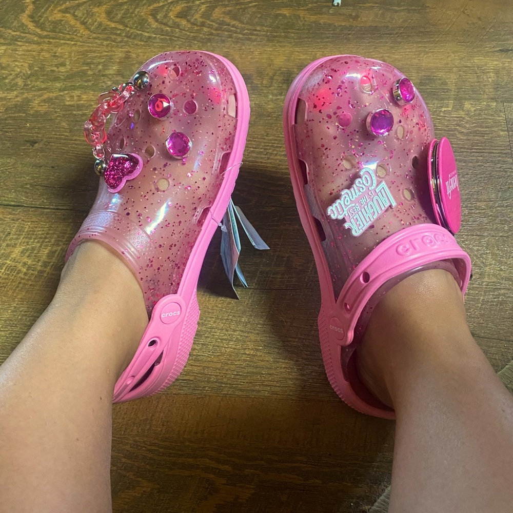 Crocs x Benefit size 8 W, 6 M